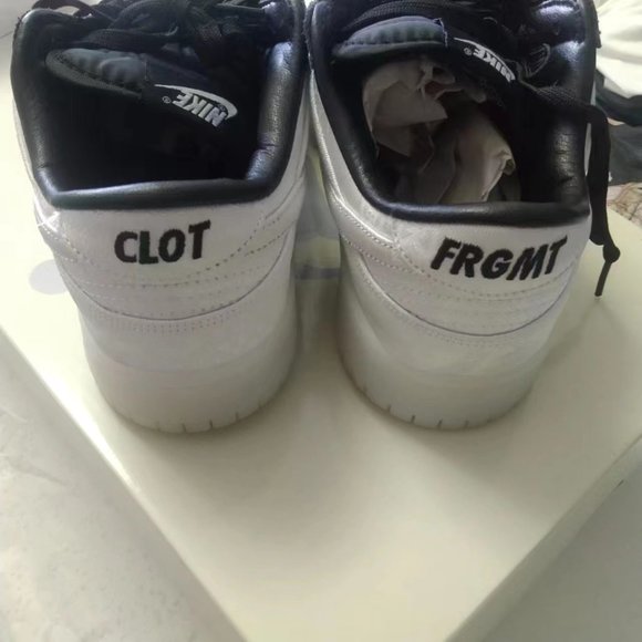 NIKE DUNK LOW - Picture 3 of 4